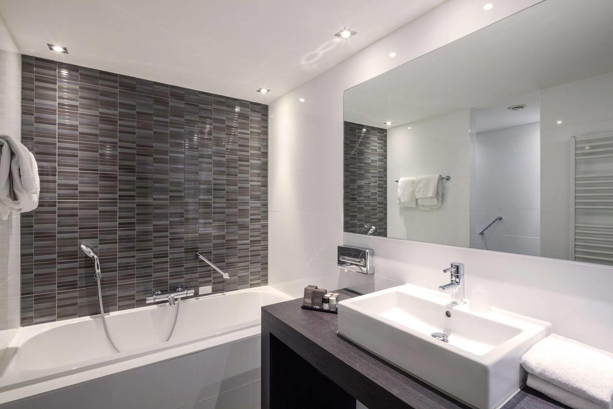 Van Der Valk Hotel Goes Bagian luar foto
