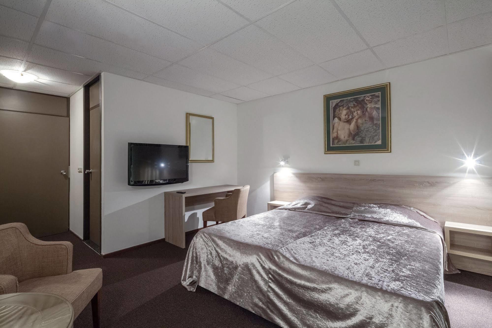 Van Der Valk Hotel Goes Bagian luar foto